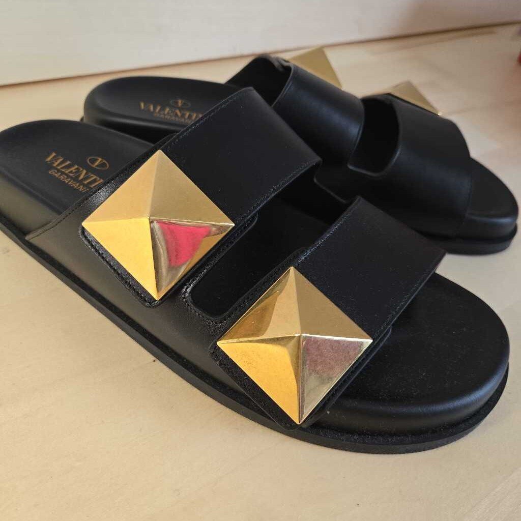 VALENTINO GARAVANI ROMAN STUD SZ 40 = US 9/9.5