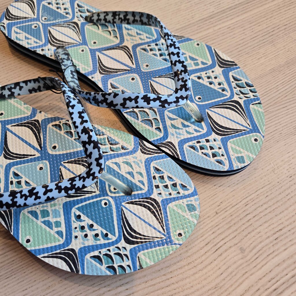 VERA BRADLEY new SZ 7/8
