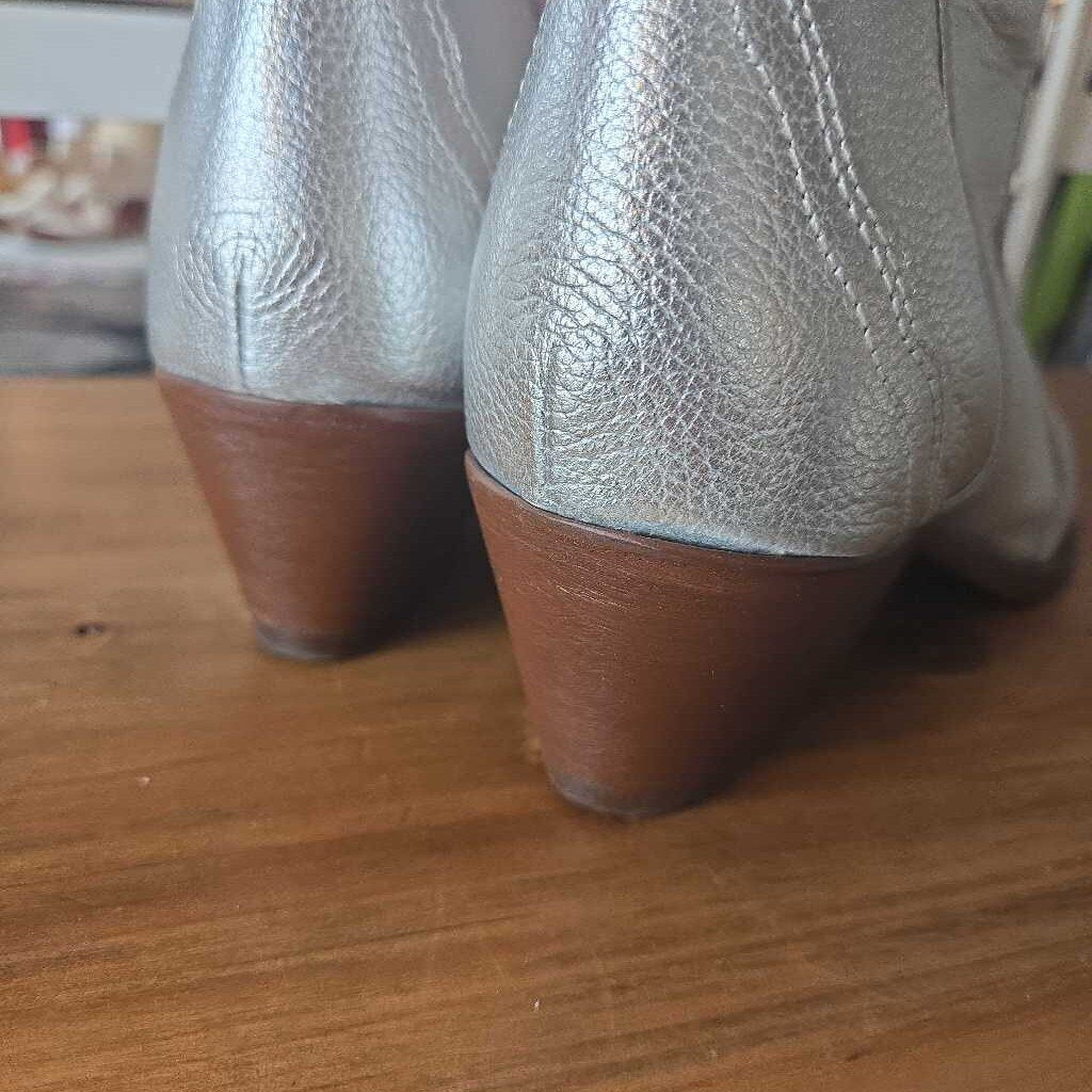 FREE PEOPLE cowboy retail 158.00 SZ 37 = 6/6.5