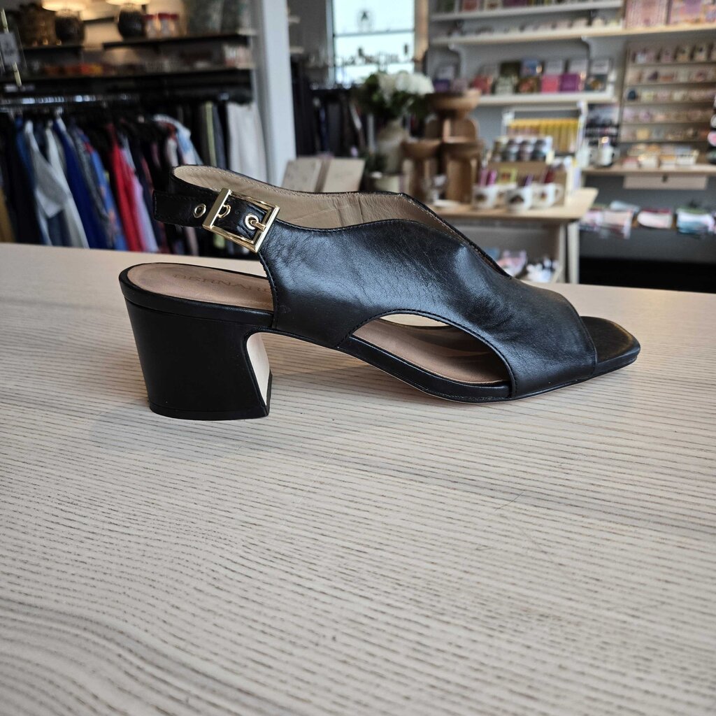 BERNARDO BEDFORD SLING SZ 9.5 retail 238.00