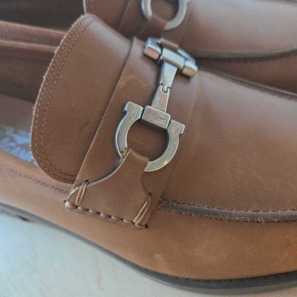 FERRAGAMO brown LOAFER retail 795.00 SZ 9.5 EE