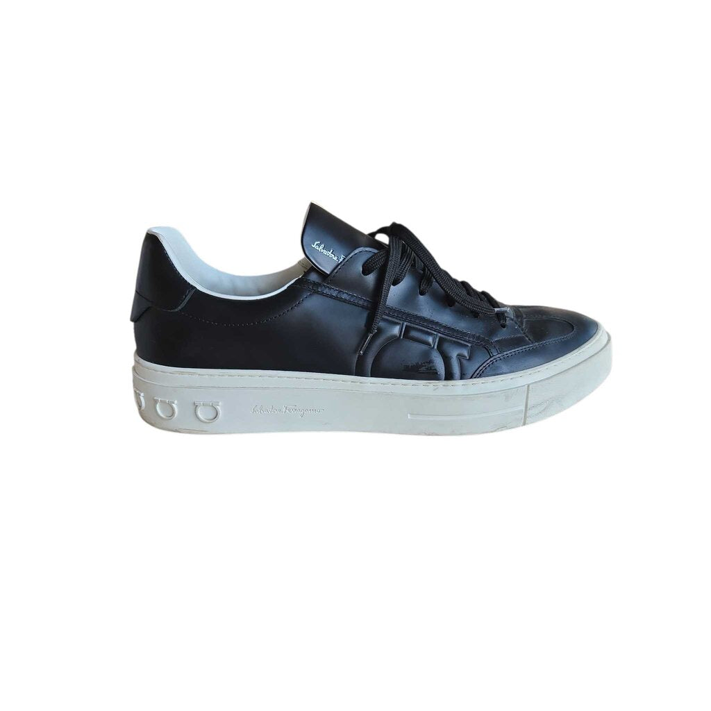 FERRAGAMO GANCINI SZ 10 retail 850.00