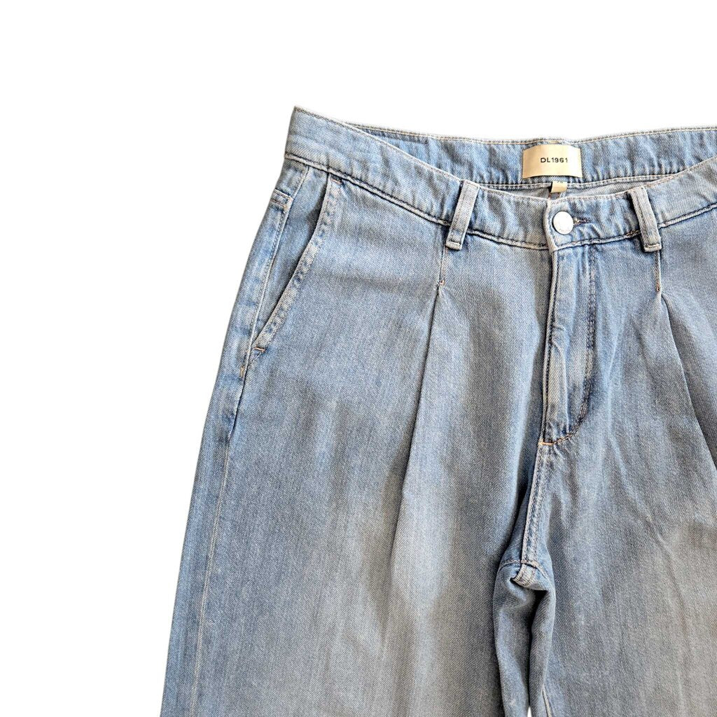 DL1961 ISABEL 28" = SZ 8 B2 retail 216.00 W