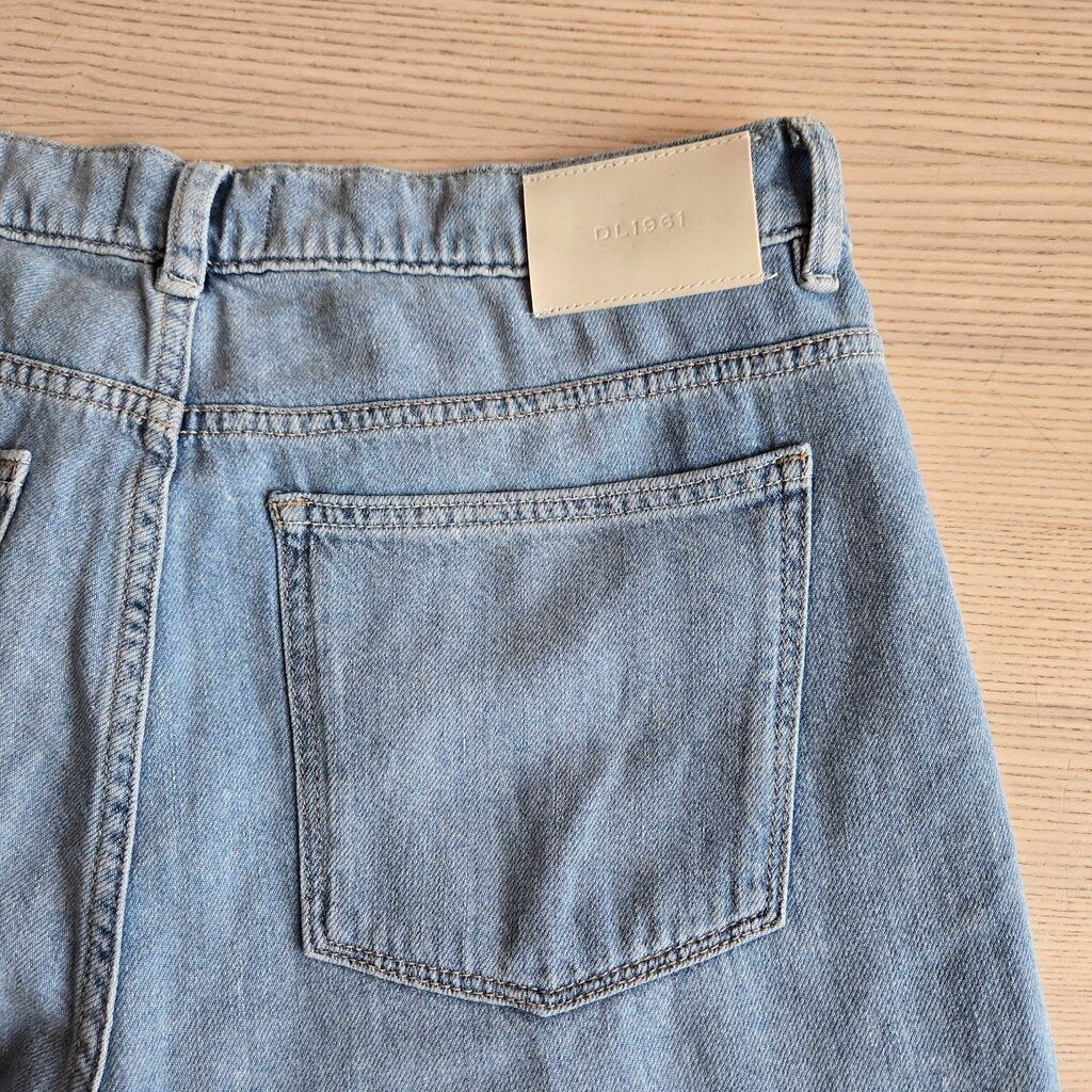 DL1961 ISABEL 28" = SZ 8 B2 retail 216.00 W