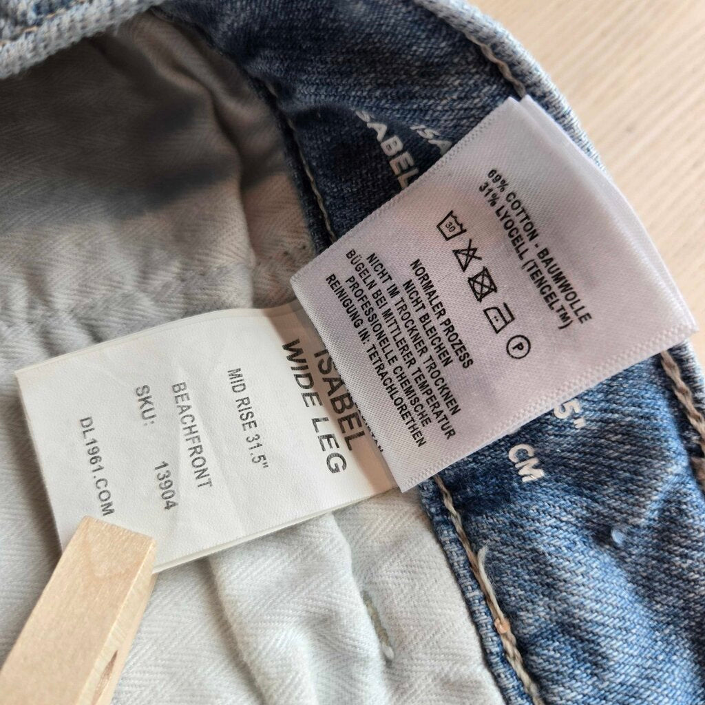 DL1961 ISABEL 28" = SZ 8 B2 retail 216.00 W