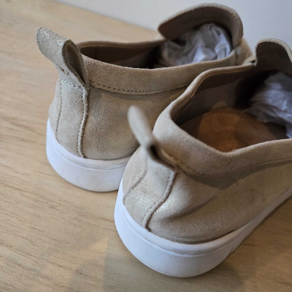 VIONIC UPTOWN SZ 9.5 retail 135.00