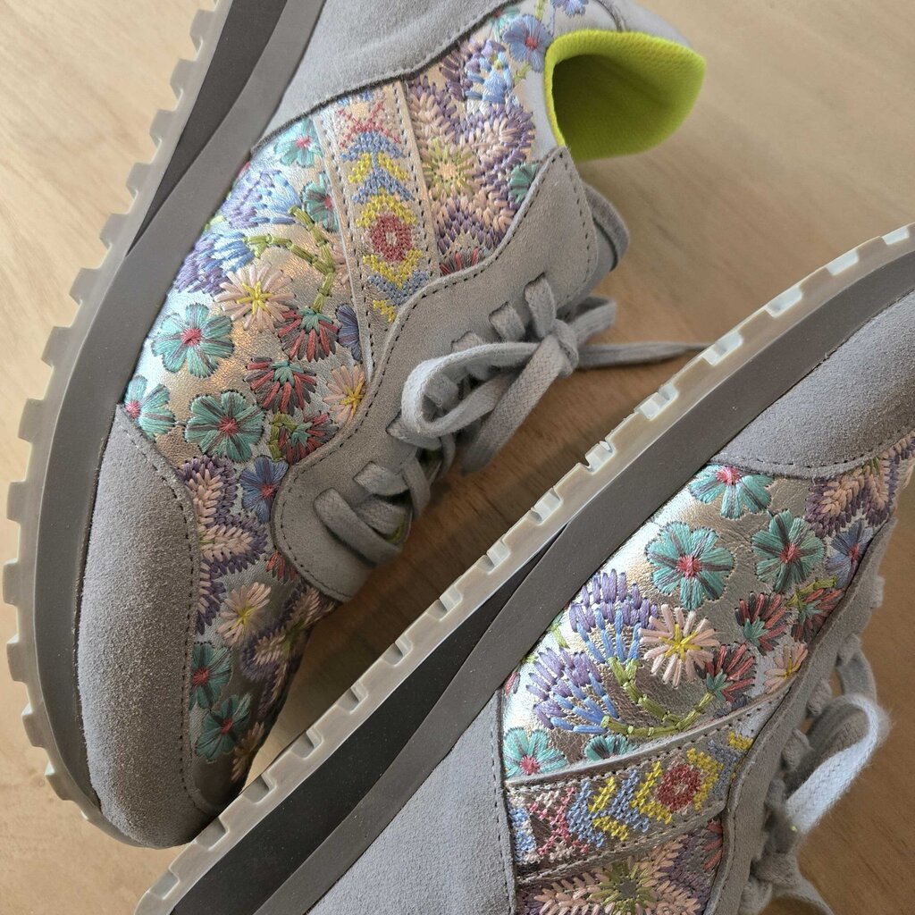 JOHNNY WAS KEYA SHINE SZ 39 = 8/8.5 retail 288.00