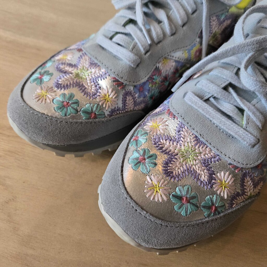 JOHNNY WAS KEYA SHINE SZ 39 = 8/8.5 retail 288.00