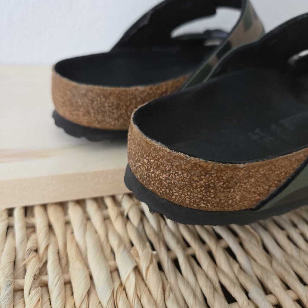 BIRKENSTOCK SZ 10
