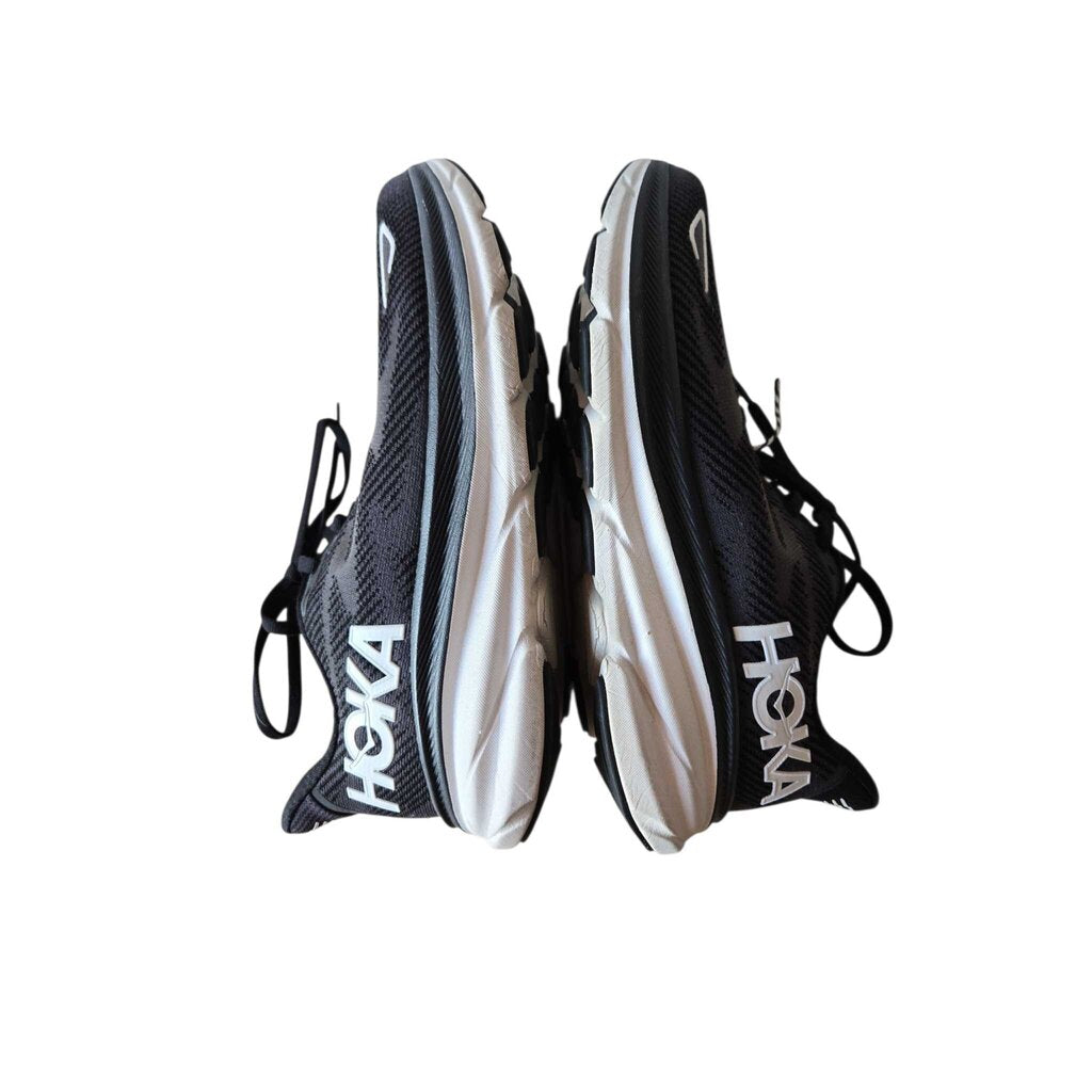 HOKA SZ 7