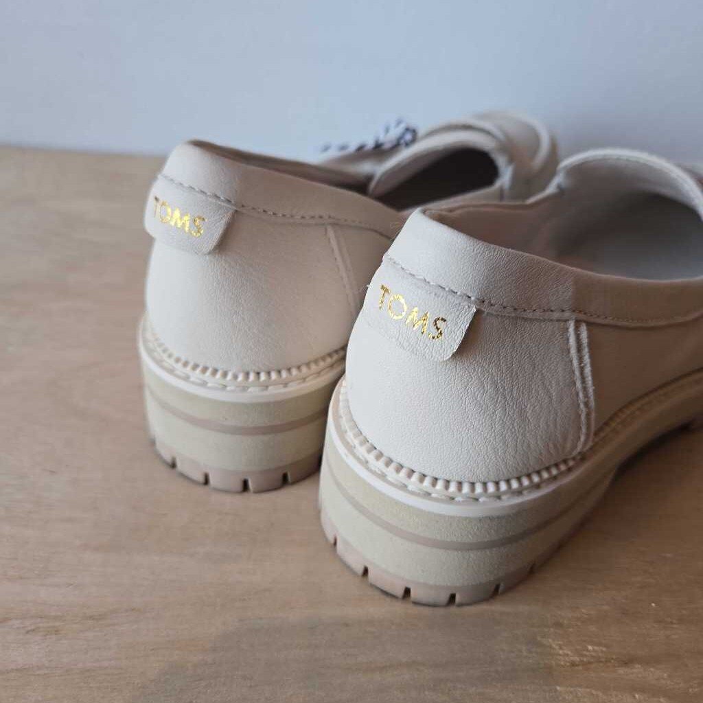 TOMS CARA PLATFORM SZ 6 retail 110.00