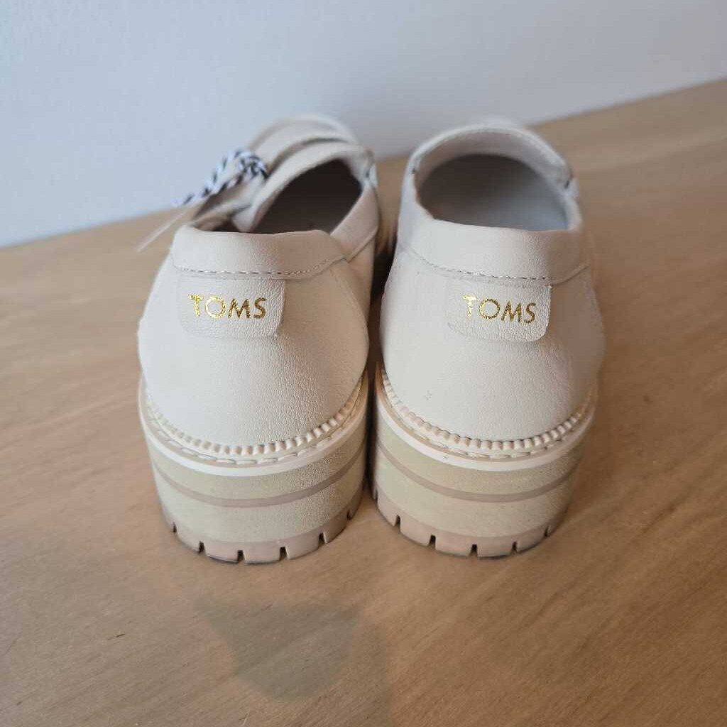 TOMS CARA PLATFORM SZ 6 retail 110.00
