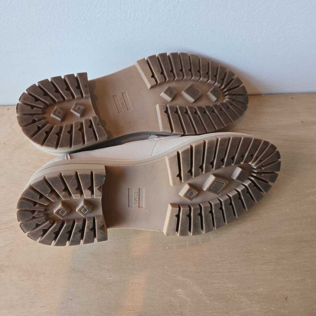 TOMS CARA PLATFORM SZ 6 retail 110.00