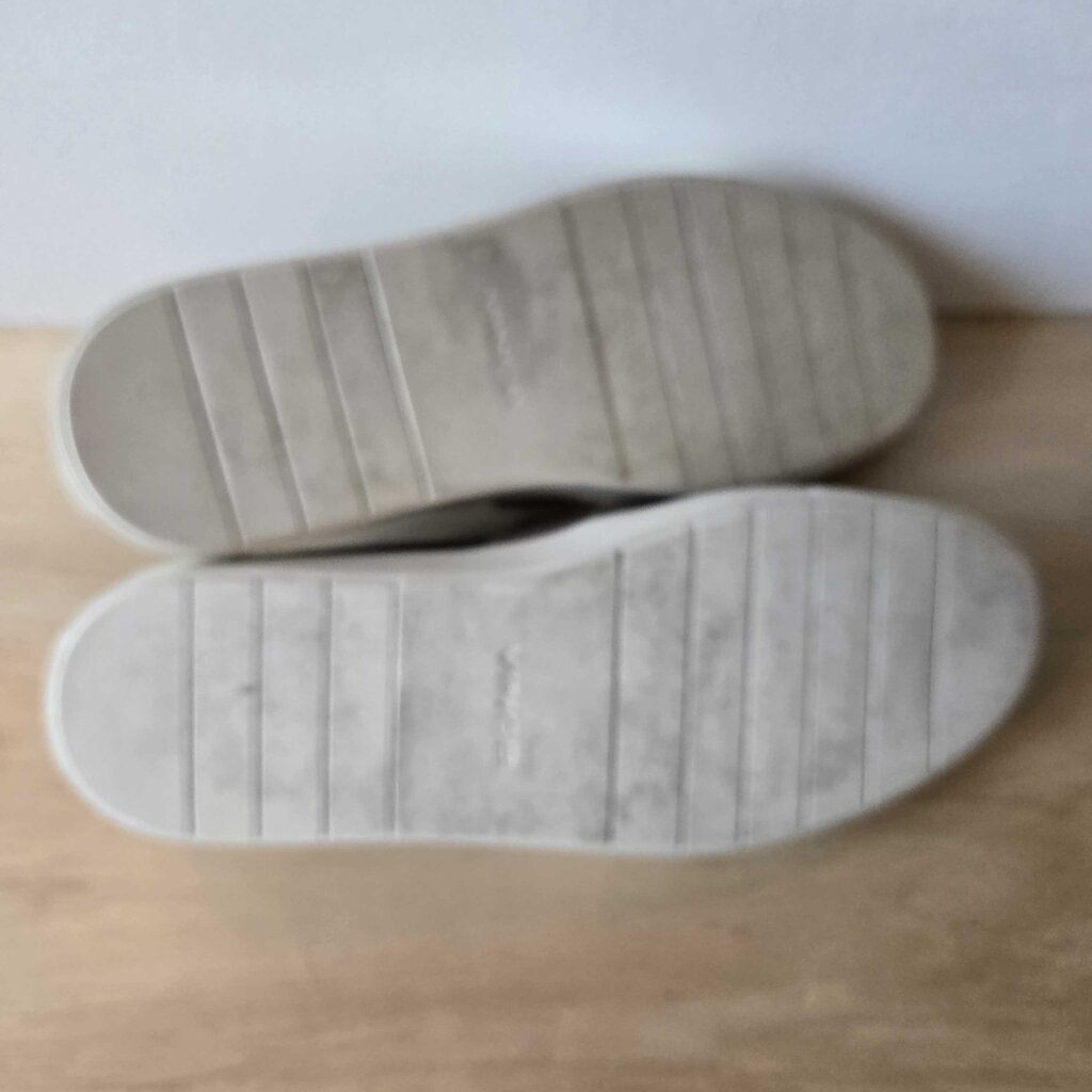 VINCE BLAIR SLIP ON SZ 8.5 retail 225.00