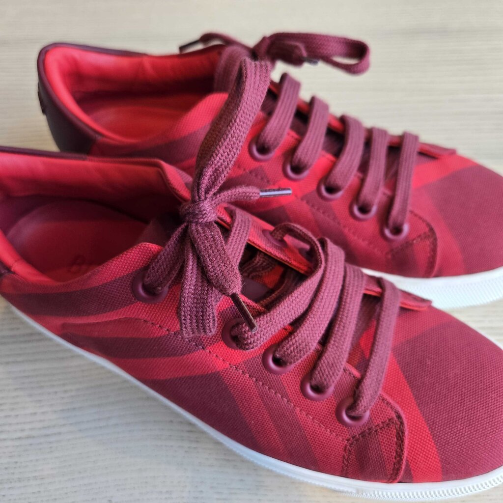 BURBERRY ALBRIDGE RIPPLE retail 620.00 SZ 37.5 = 6.5
