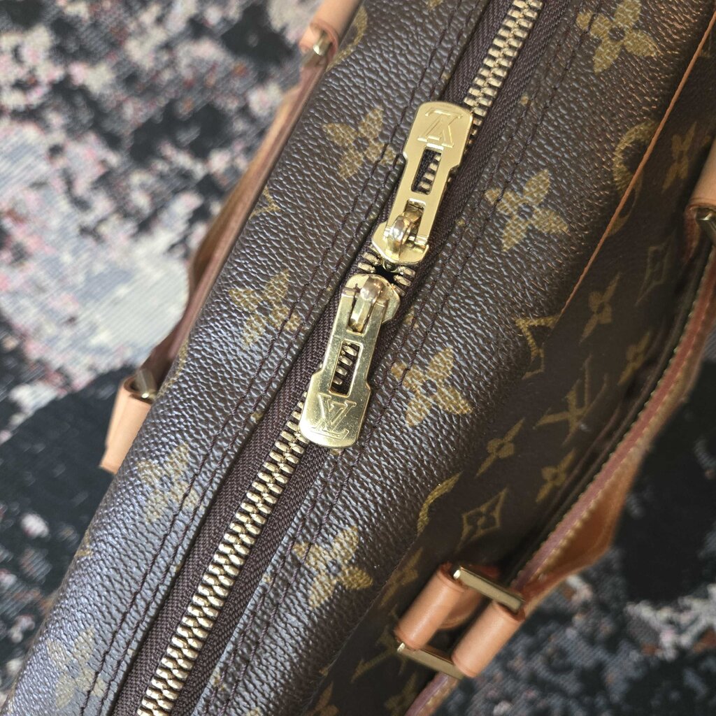 LOUIS VUITTON PORTE DOCUMENTS PEGASE