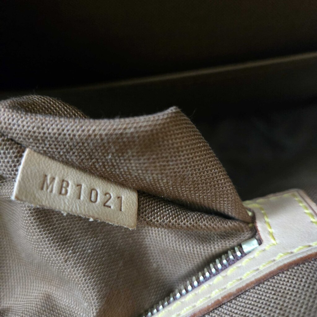 LOUIS VUITTON PORTE DOCUMENTS PEGASE