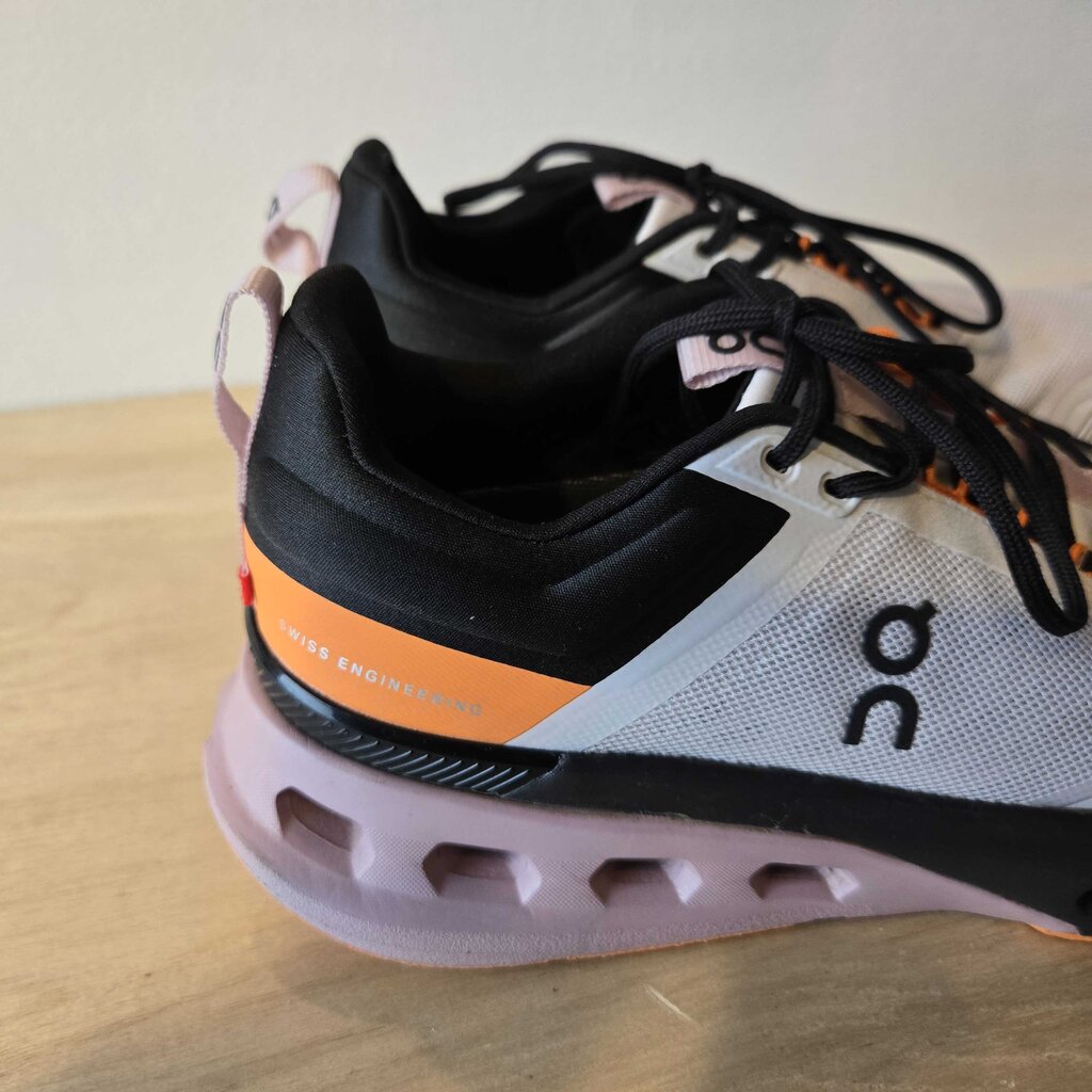 ON CLOUD CLOUDNOVA retail 160.00 SZ 8