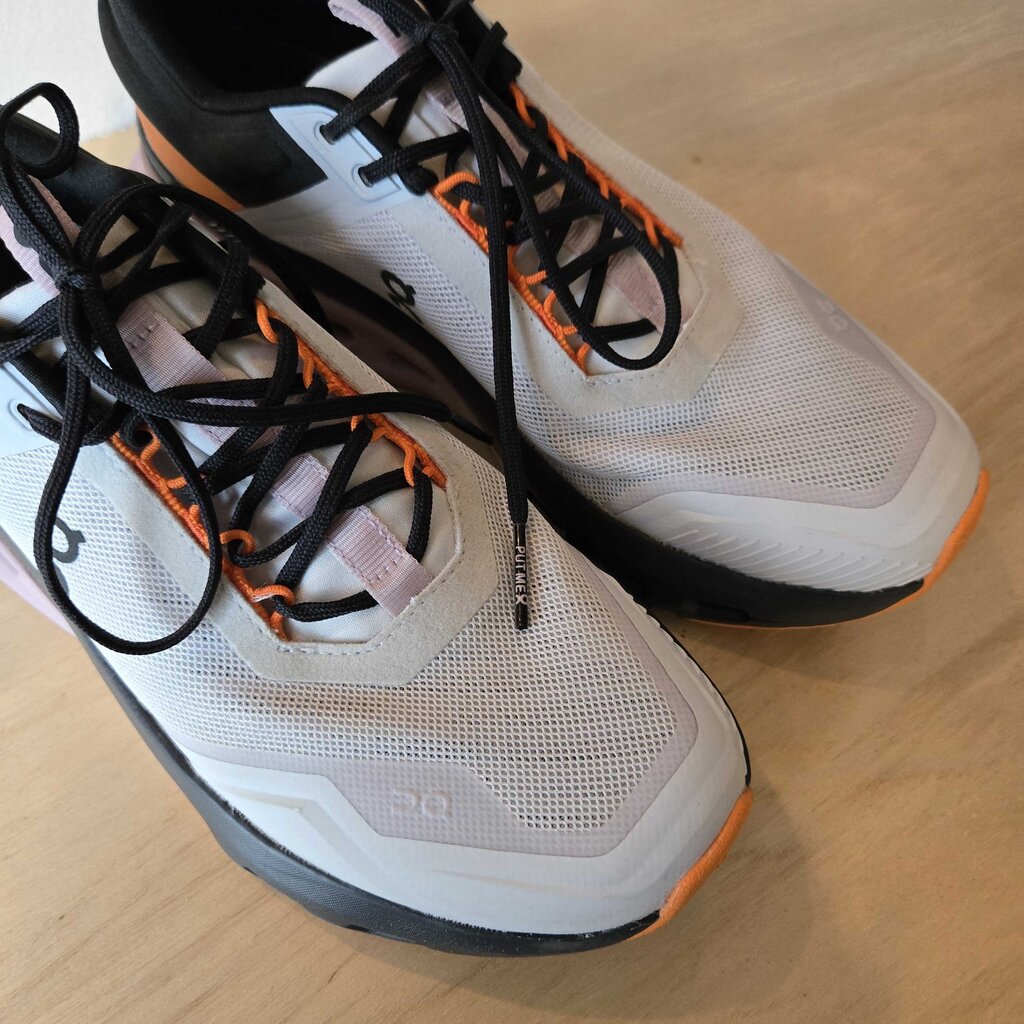 ON CLOUD CLOUDNOVA retail 160.00 SZ 8
