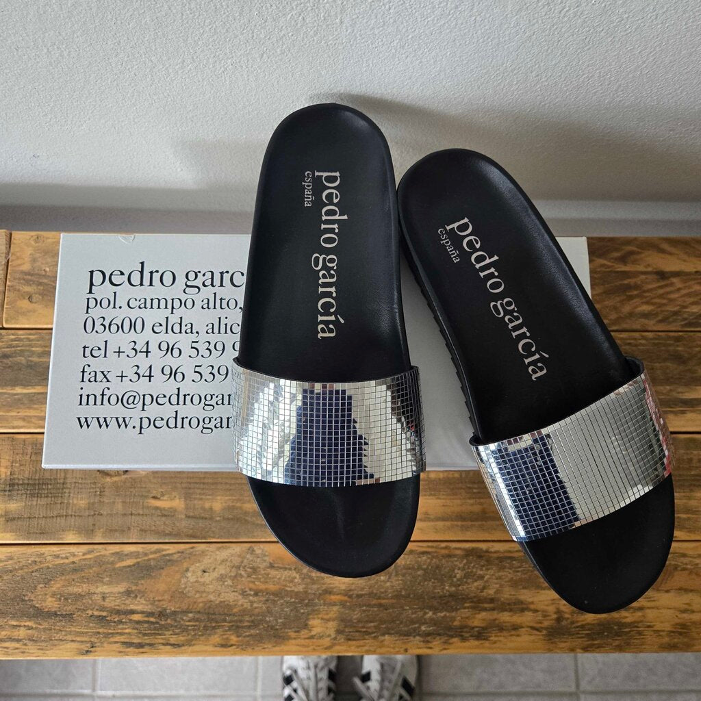 PEDRO GARCIA ALICE retail 450.00 SZ 39 = 8.5/9