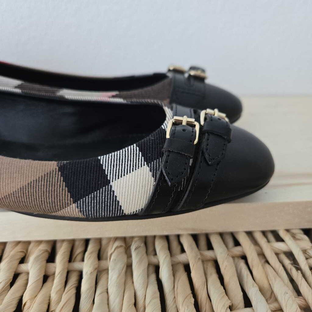 BURBERRY AVONWICK SZ 39 = 8/8.5