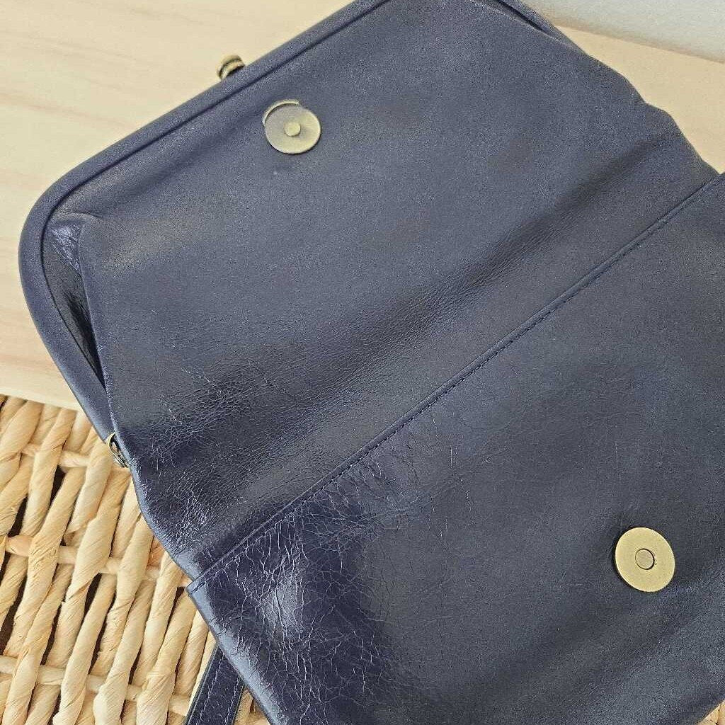 HOBO CLUTCH