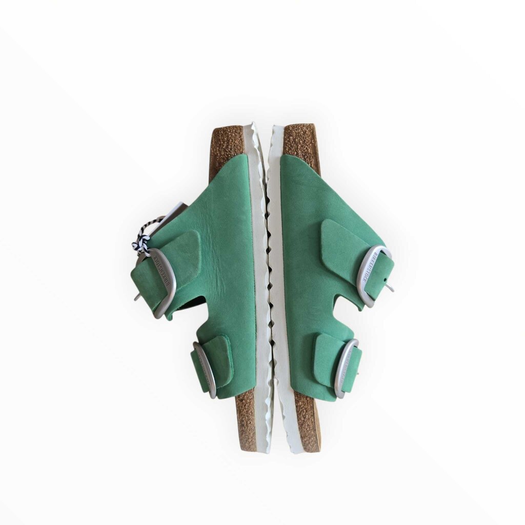 BIRKENSTOCK ARIZONA BIG BUCKLE SZ 8 retail 190.00