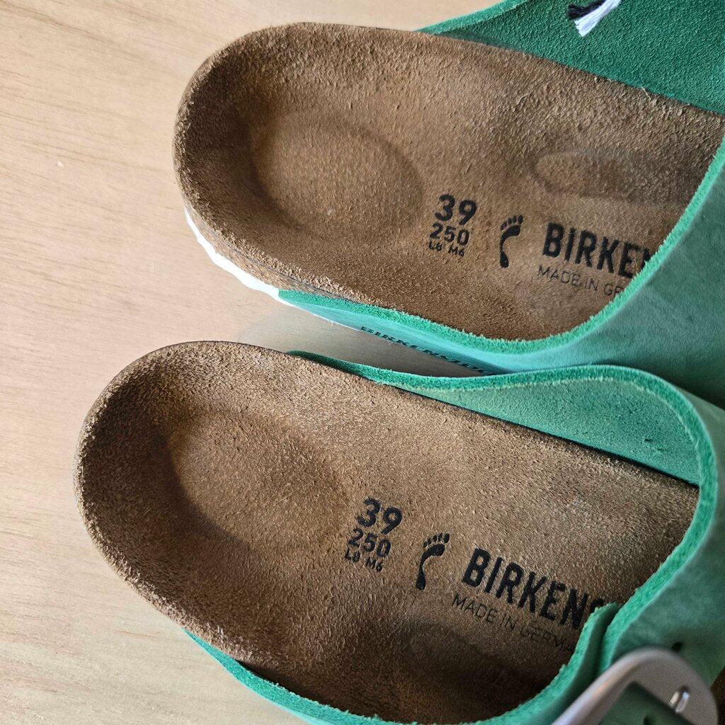 BIRKENSTOCK ARIZONA BIG BUCKLE SZ 8 retail 190.00