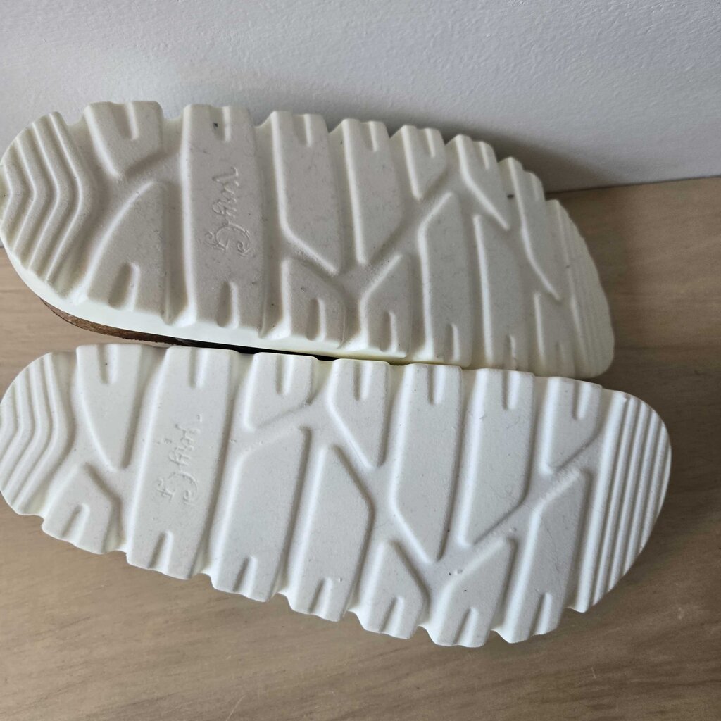 VERY G SZ 8.5