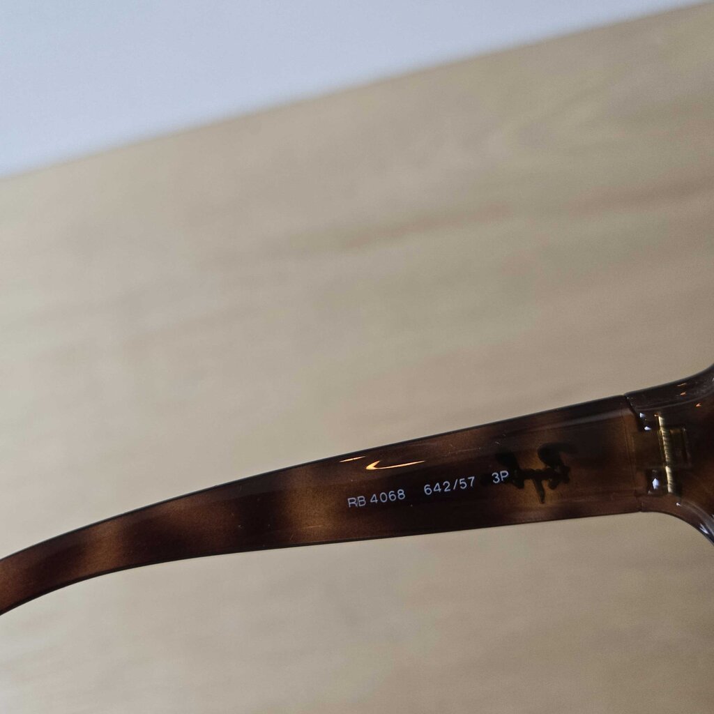 RAYBAN RB4068