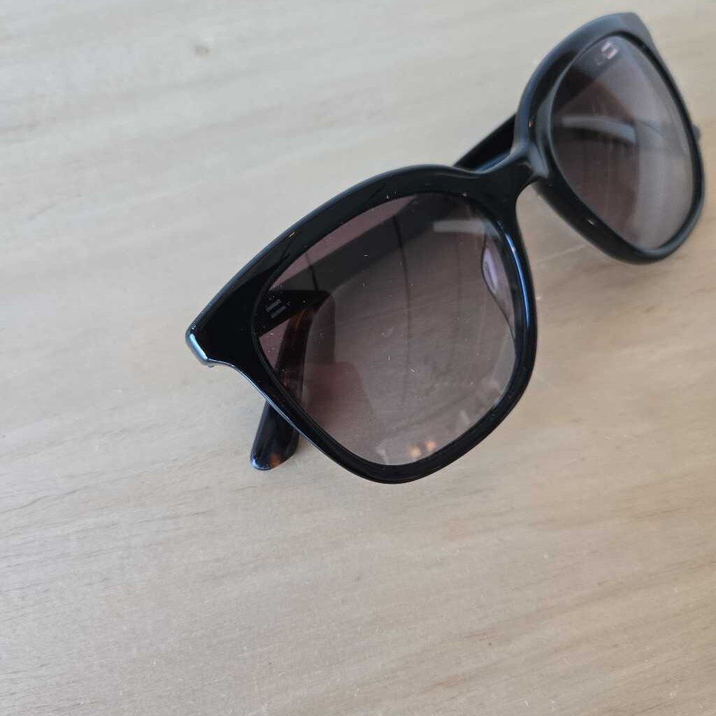 TOMS CHARMAINE sunnies retail 130.00