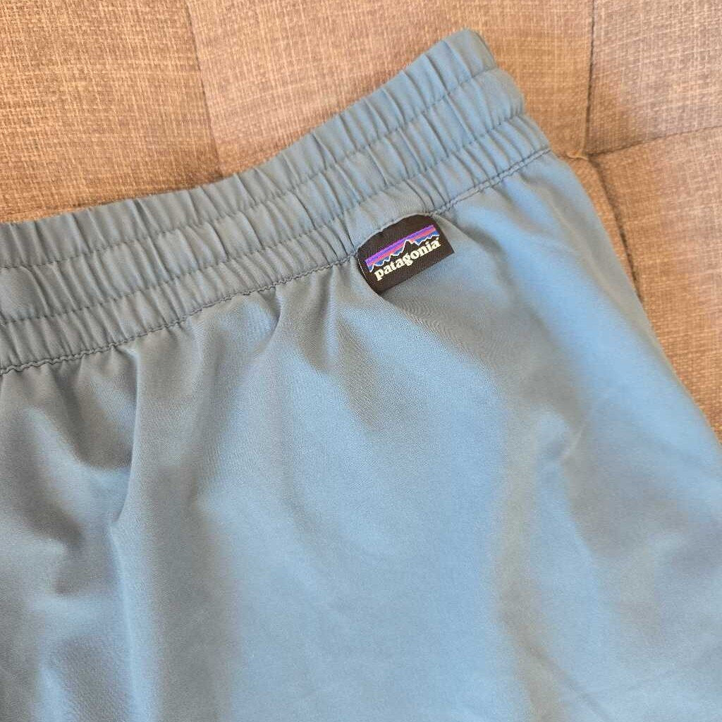 PATAGONIA SZ LARGE new 85.00 A