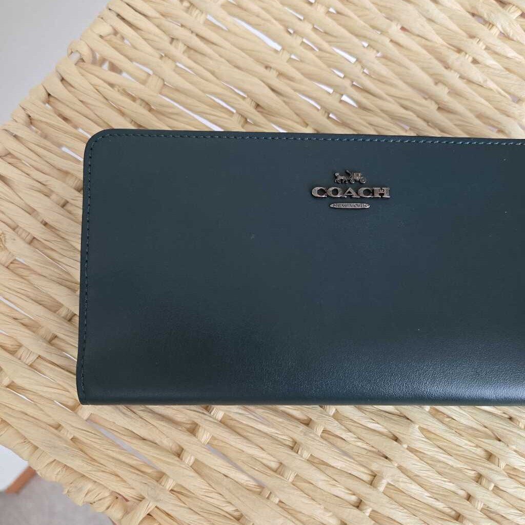 COACH GREEN WALLET