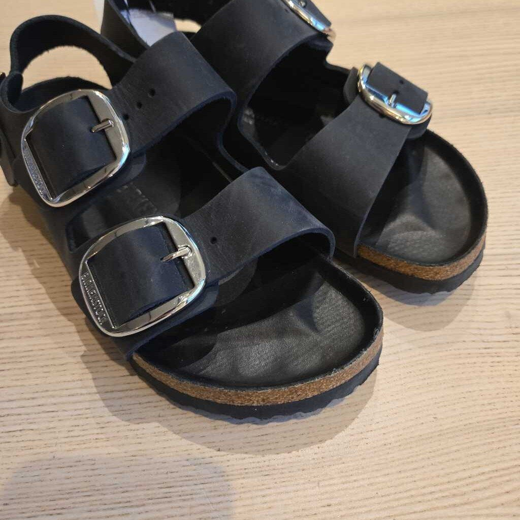 BIRKENSTOCK BIG BUCKLE SZ 6