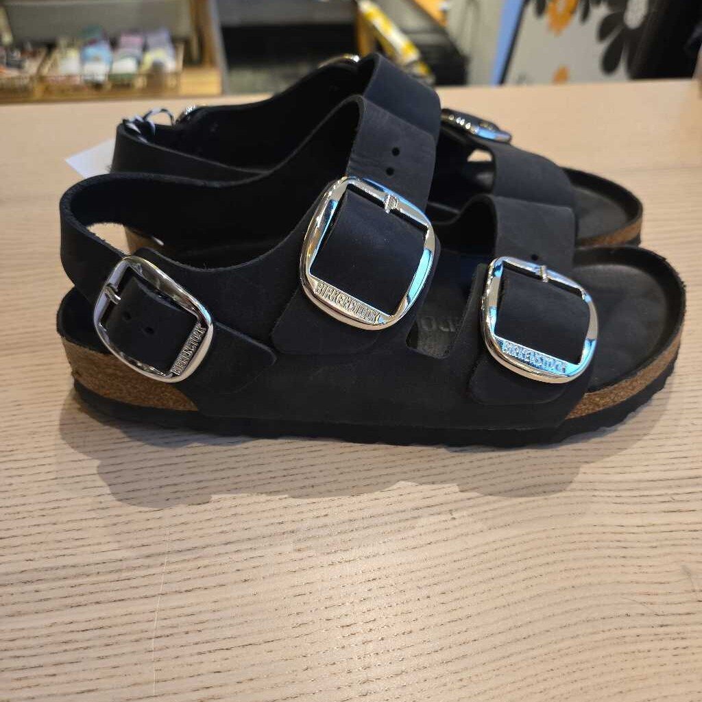 BIRKENSTOCK BIG BUCKLE SZ 6