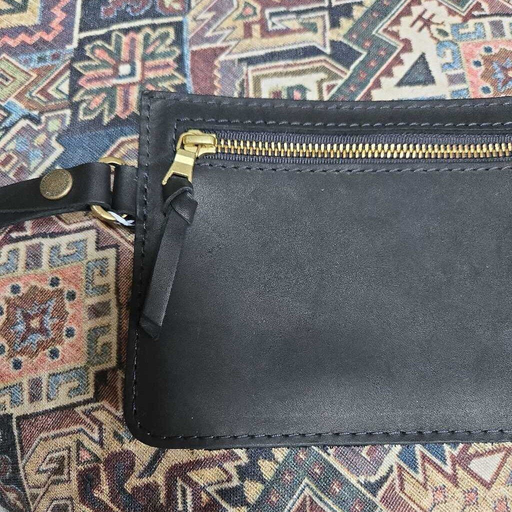 PORTLAND WRISTLET