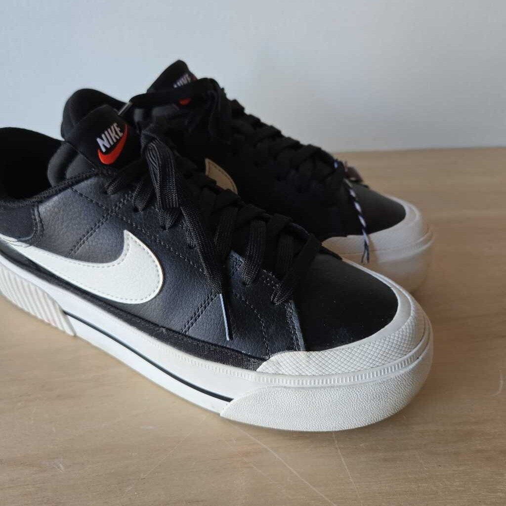 NIKE COURT LEGACY LIFT SZ 7.5