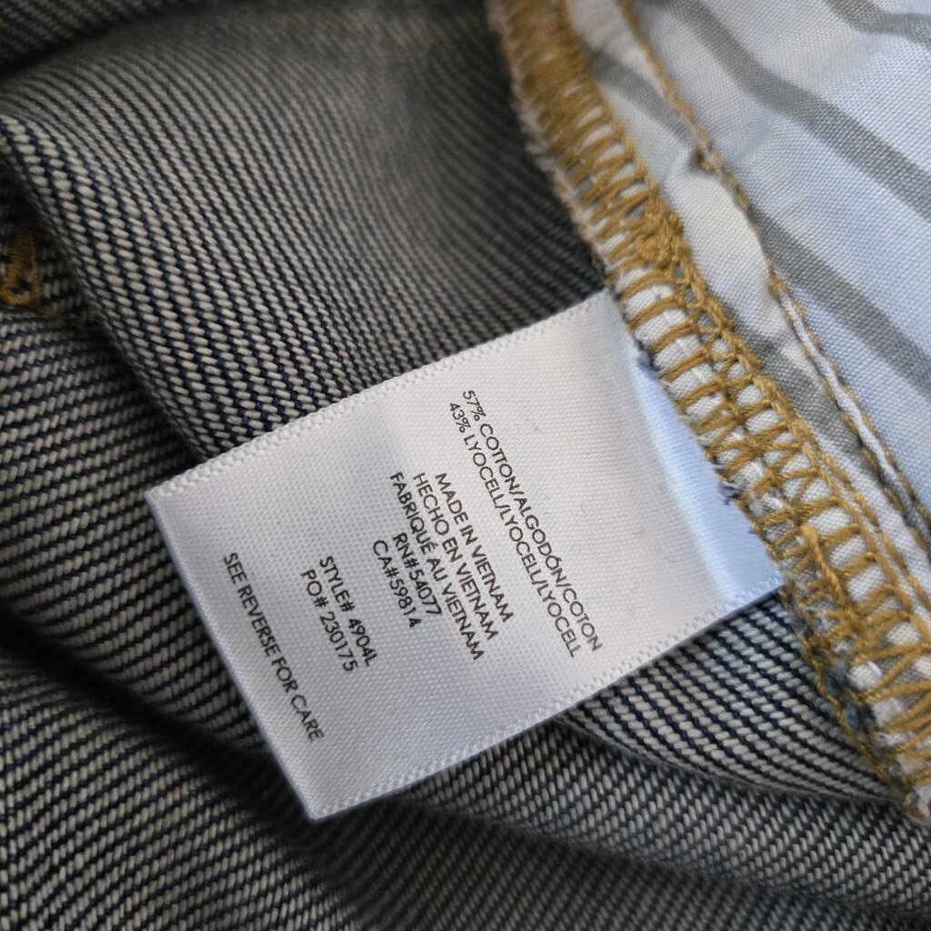 CABI BEAU JEANS SZ 6 LONG retail 159.00 w