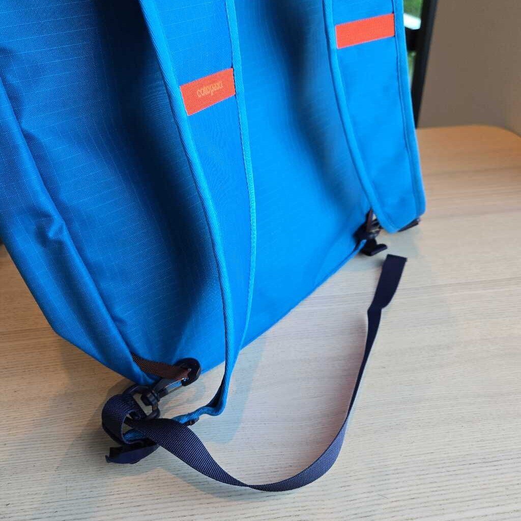 COTOPAXI TODO convertible NWT retail 120.00