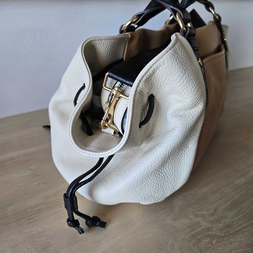 AIMEE KESTENBERG ESSENCE