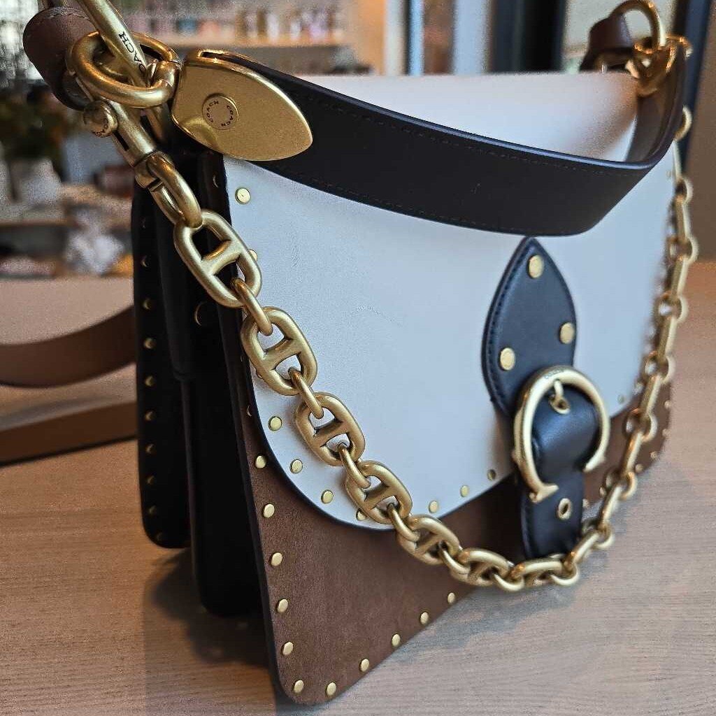 COACH BEAT retail 550.00