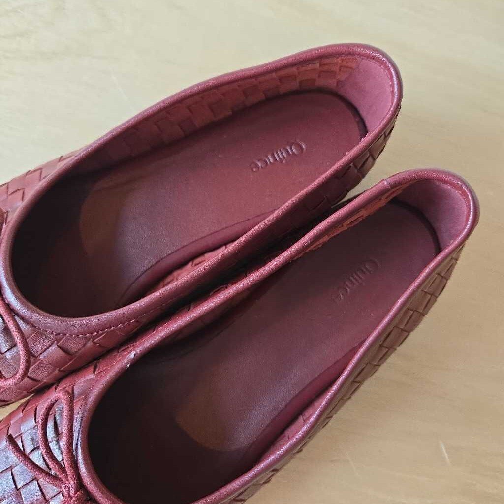 QUINCE BURGUNDY WINE SZ 8