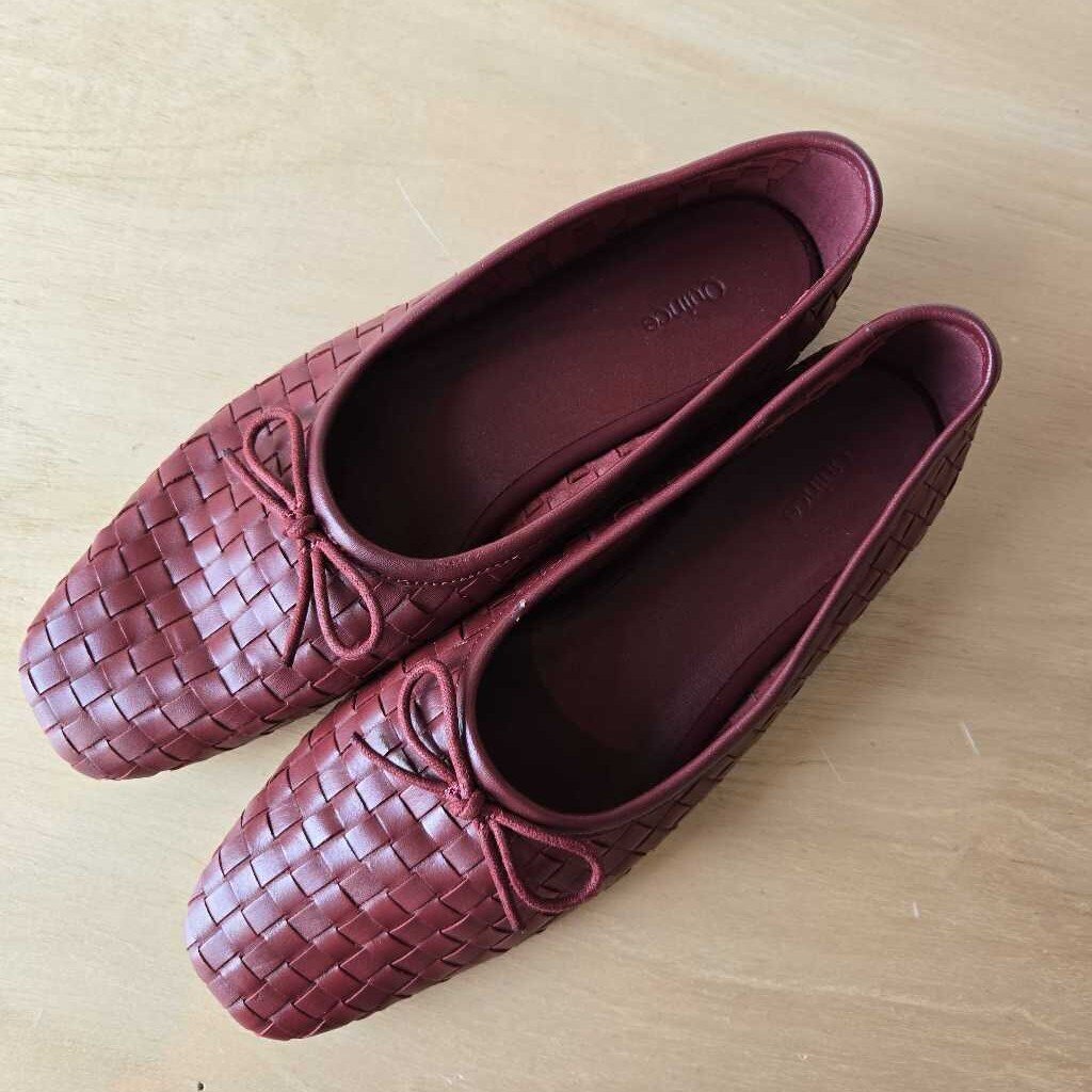 QUINCE BURGUNDY WINE SZ 8