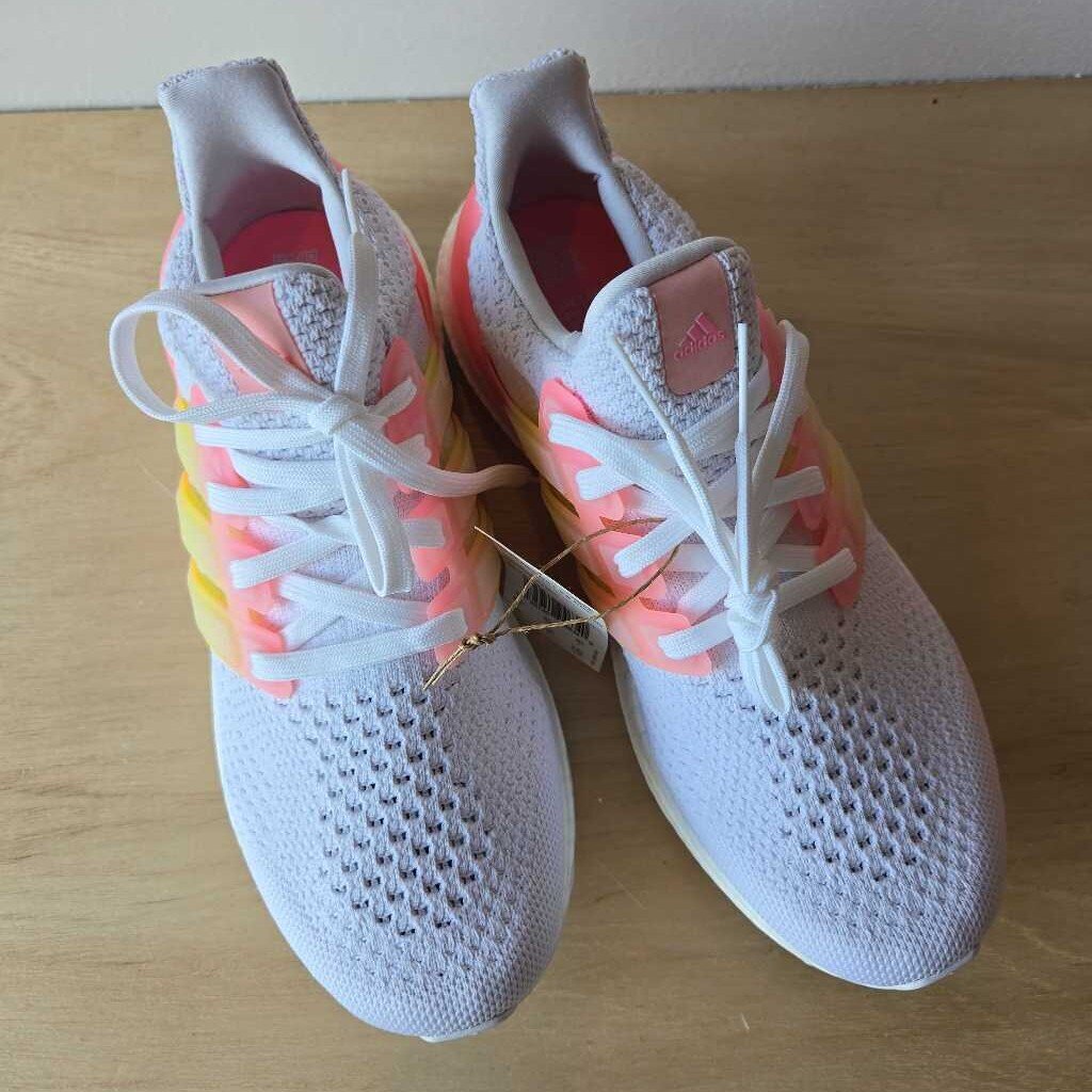 ADIDAS ULTRABOOST 5.0 DINA SZ 8
