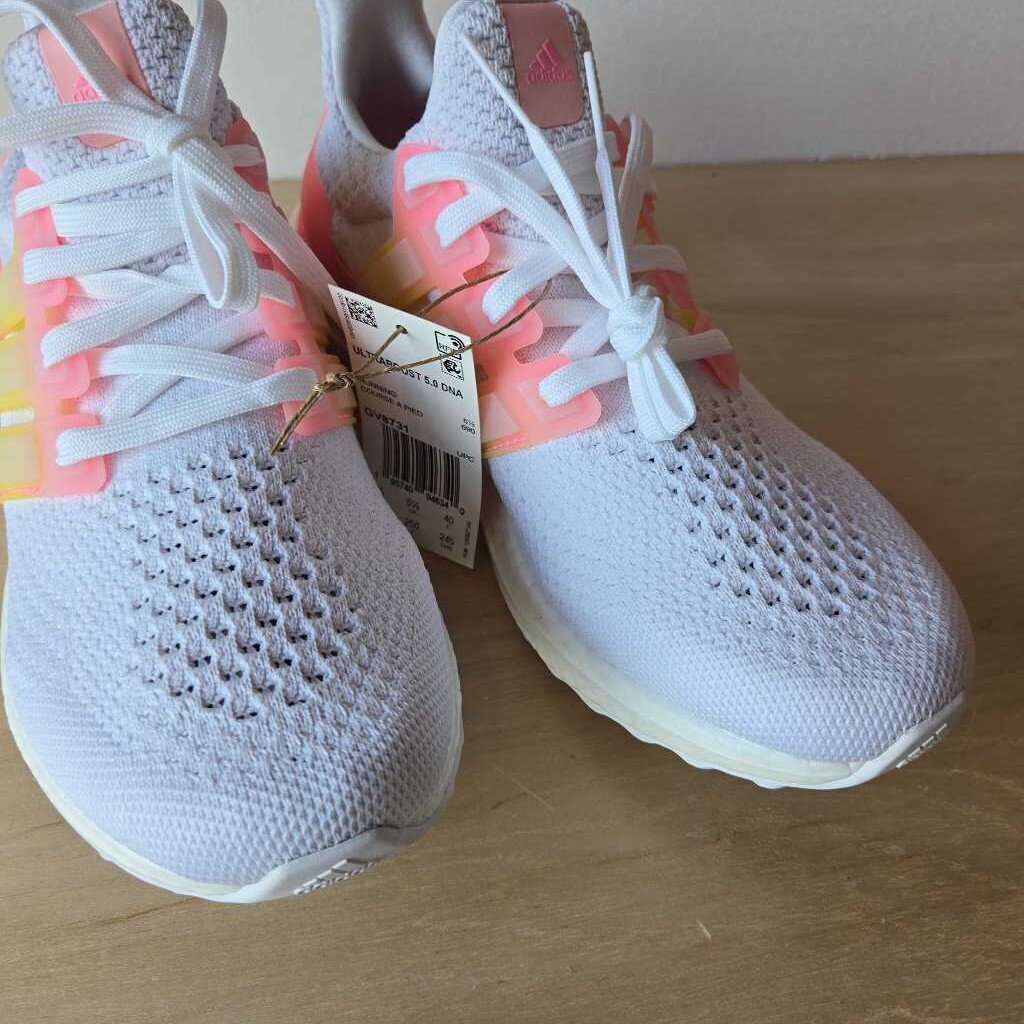 ADIDAS ULTRABOOST 5.0 DINA SZ 8
