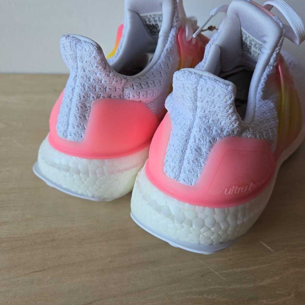 ADIDAS ULTRABOOST 5.0 DINA SZ 8
