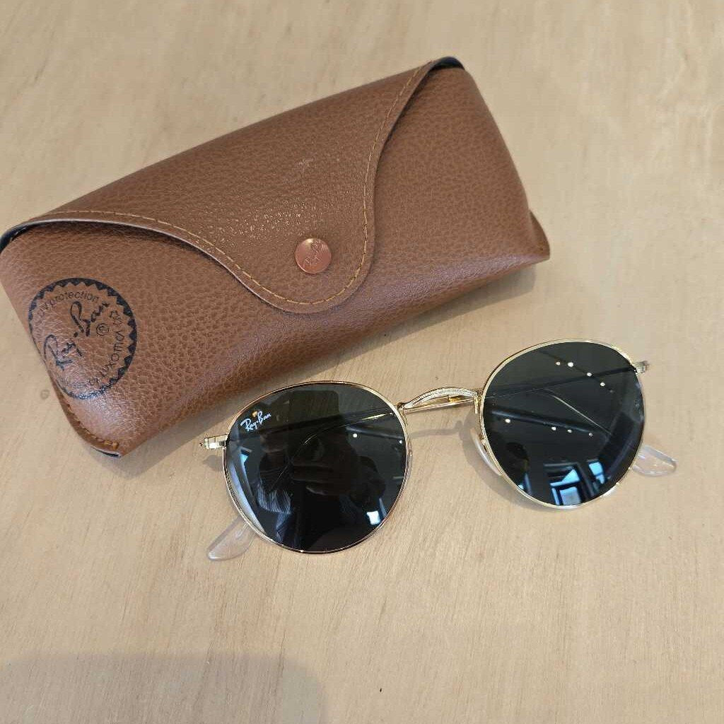 RAYBAN 3447 sunglasses retail 190.00