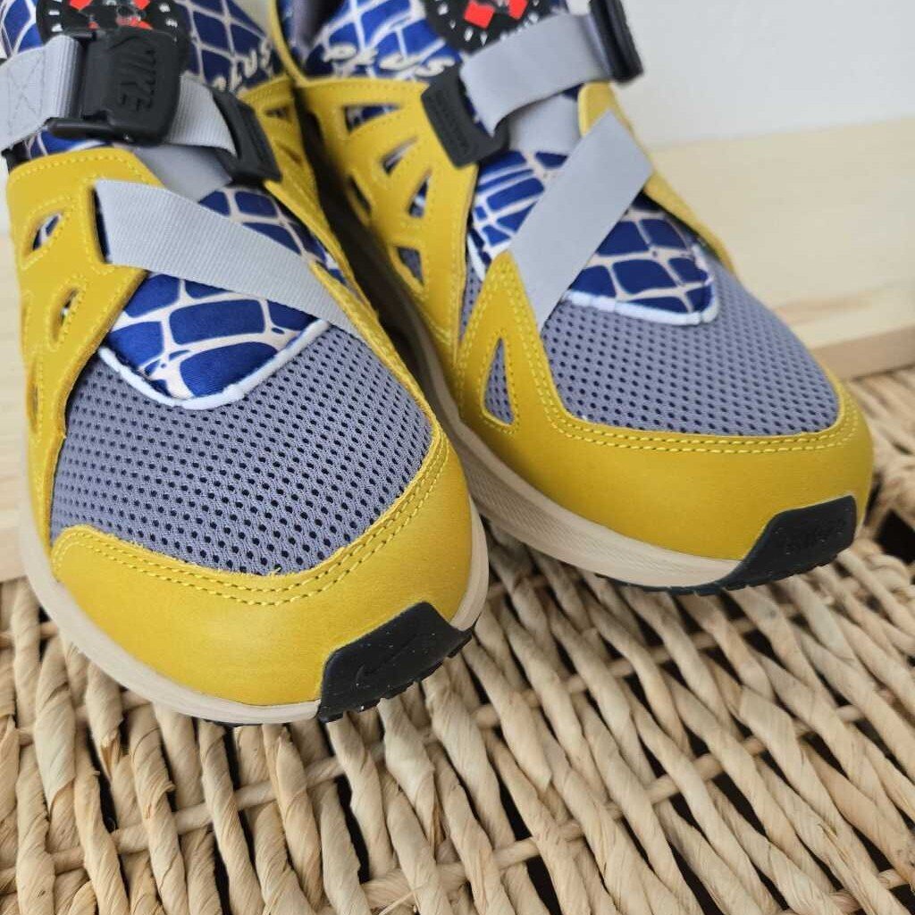 PATTA NIKE AIR HUARACHE SZ 7.5