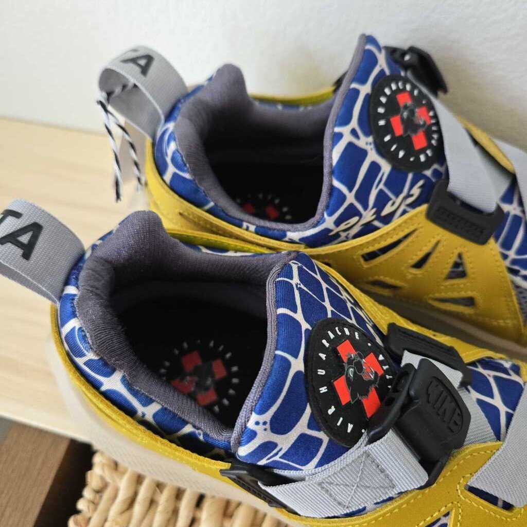 PATTA NIKE AIR HUARACHE SZ 7.5