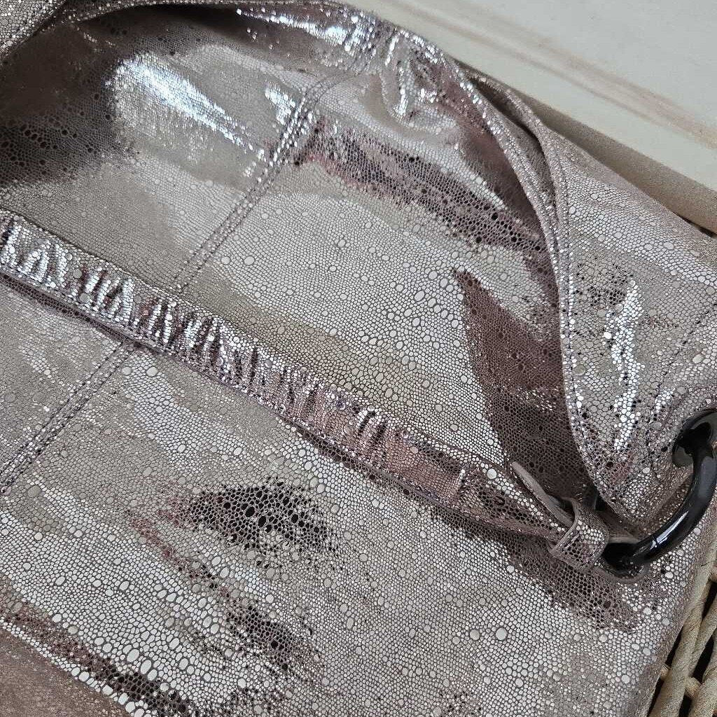 METALLIC LEATHER HOBO